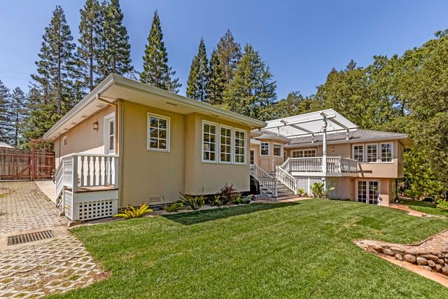 103 Toyon Court, Woodside, CA 94062
