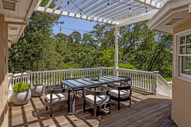 103 Toyon Court, Woodside, CA 94062