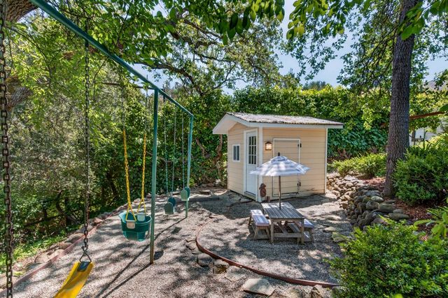 103 Toyon Court, Woodside, CA 94062