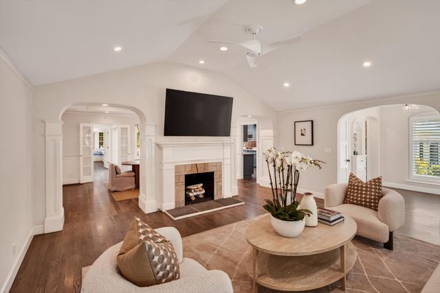 103 Toyon Court, Woodside, CA 94062