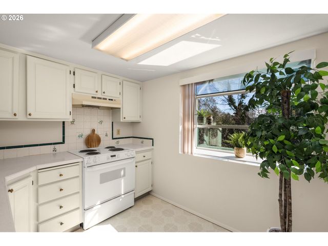 10820 Sw MEADOWBROOK Dr 62, Portland, OR 97224