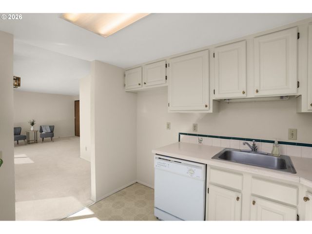 10820 Sw MEADOWBROOK Dr 62, Portland, OR 97224