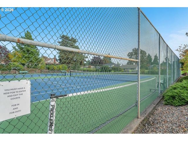 10820 Sw MEADOWBROOK Dr 62, Portland, OR 97224