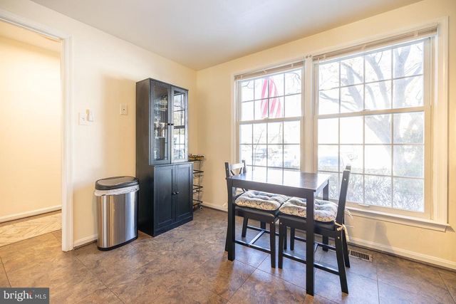 8009 BETHELEN WOODS LN, Springfield, VA 22153