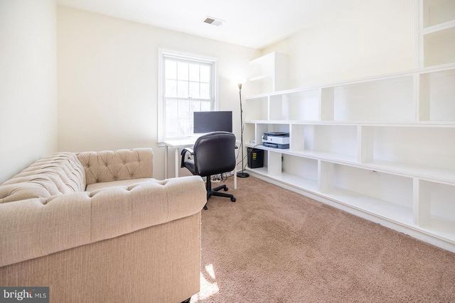 8009 BETHELEN WOODS LN, Springfield, VA 22153