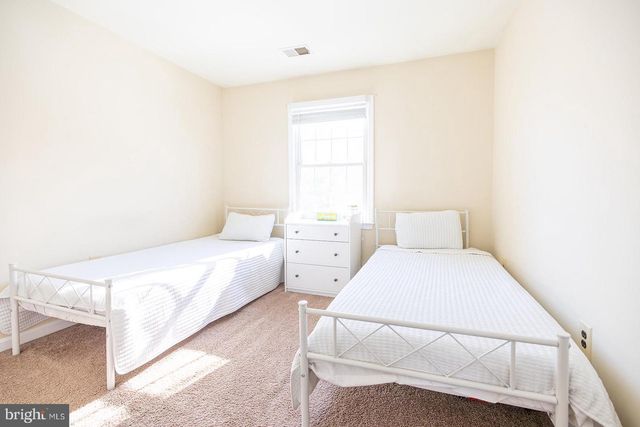 8009 BETHELEN WOODS LN, Springfield, VA 22153