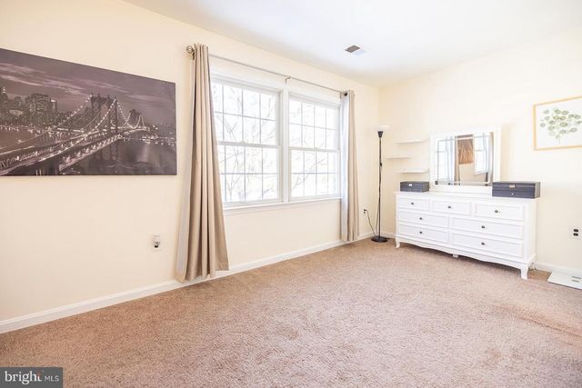 8009 BETHELEN WOODS LN, Springfield, VA 22153