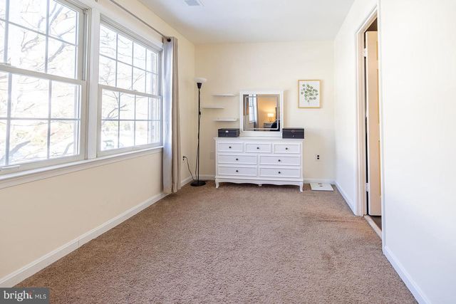 8009 BETHELEN WOODS LN, Springfield, VA 22153