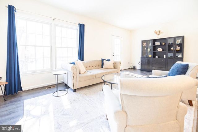 8009 BETHELEN WOODS LN, Springfield, VA 22153