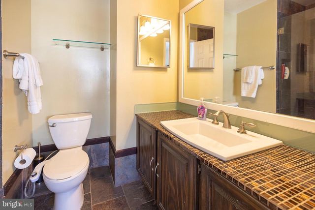 8009 BETHELEN WOODS LN, Springfield, VA 22153