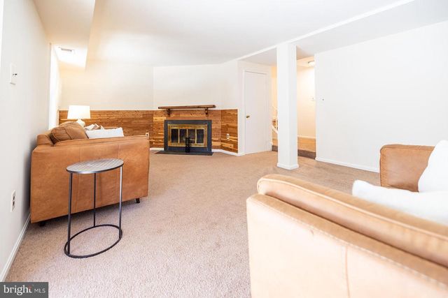 8009 BETHELEN WOODS LN, Springfield, VA 22153