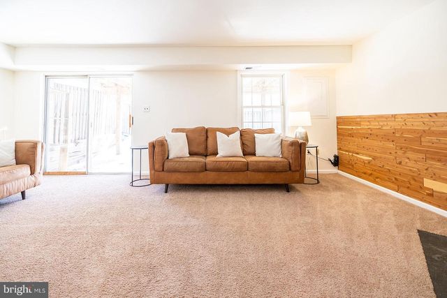 8009 BETHELEN WOODS LN, Springfield, VA 22153