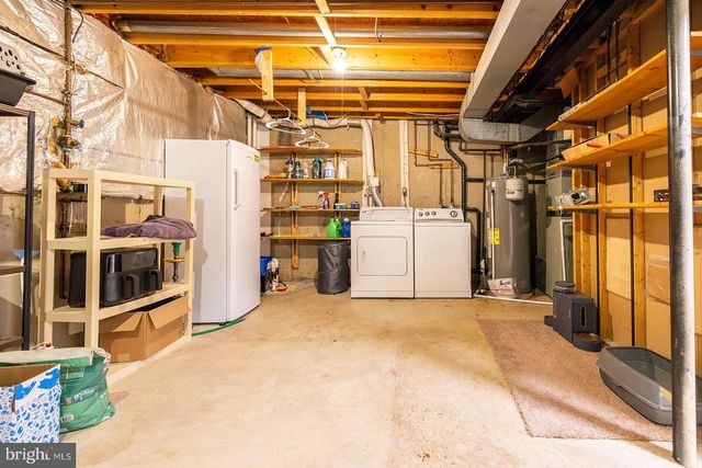 8009 BETHELEN WOODS LN, Springfield, VA 22153