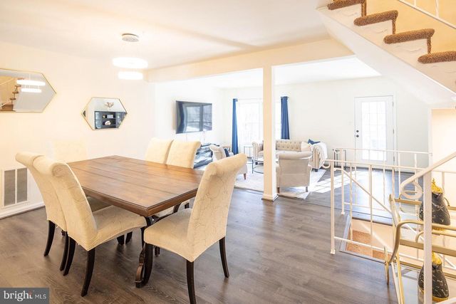 8009 BETHELEN WOODS LN, Springfield, VA 22153