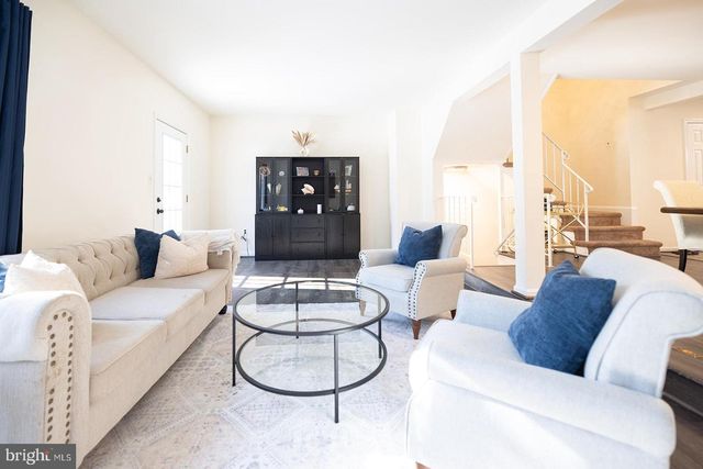 8009 BETHELEN WOODS LN, Springfield, VA 22153