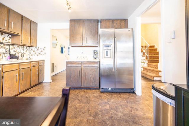 8009 BETHELEN WOODS LN, Springfield, VA 22153