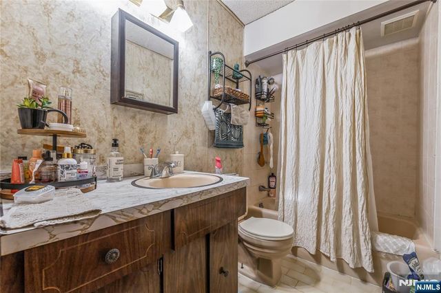 87 Palisade Avenue, Emerson, NJ 07630