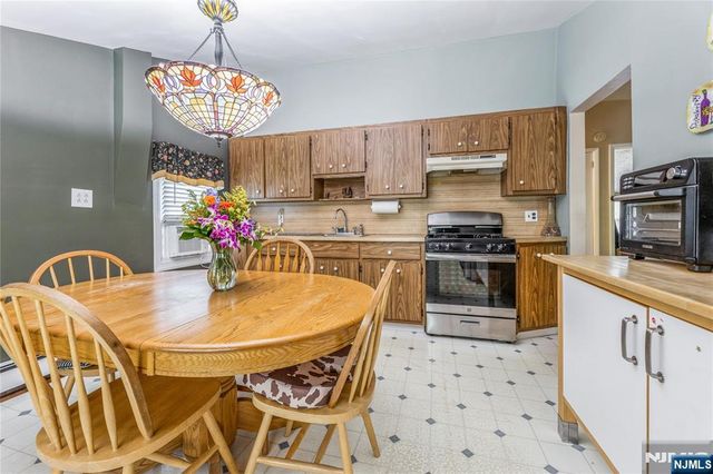 87 Palisade Avenue, Emerson, NJ 07630