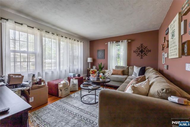 87 Palisade Avenue, Emerson, NJ 07630