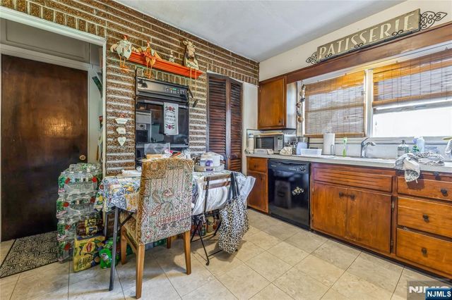 87 Palisade Avenue, Emerson, NJ 07630