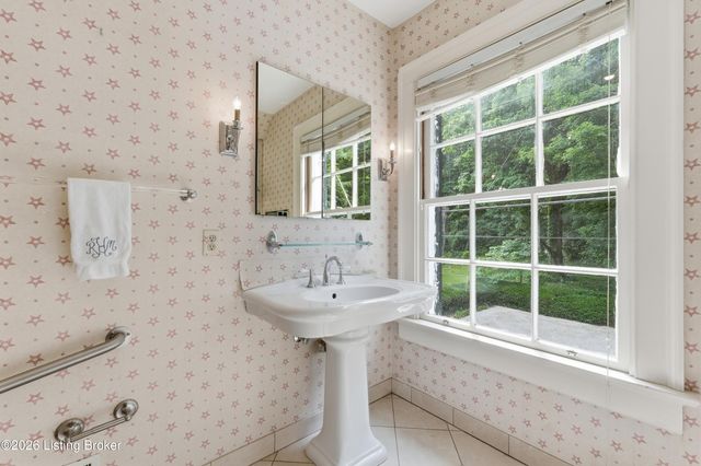 4316 Glenview Ave, Glenview, KY 40025