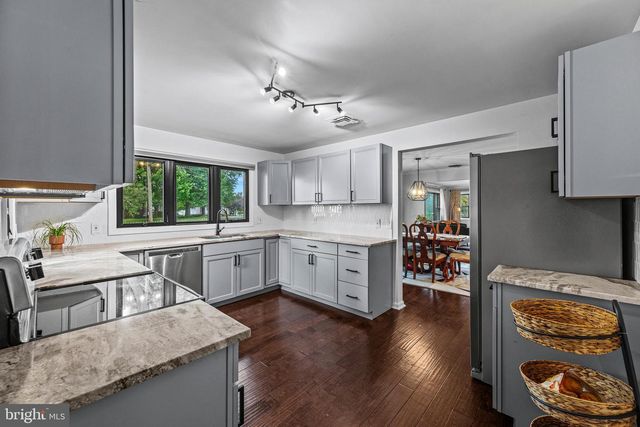 75 S COLONIAL AVE, Westminster, MD 21157