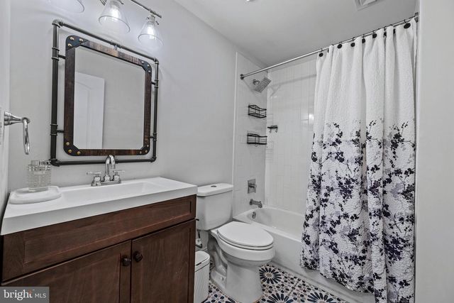75 S COLONIAL AVE, Westminster, MD 21157