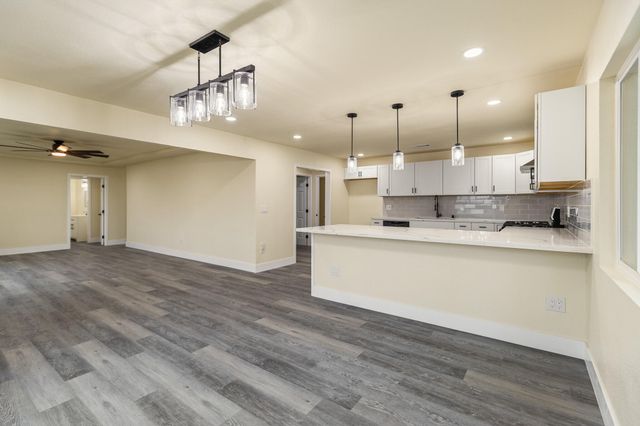 1676 W Putnam Avenue, Porterville, CA 93257