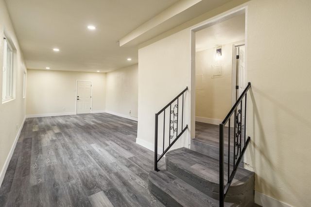 1676 W Putnam Avenue, Porterville, CA 93257