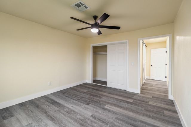 1676 W Putnam Avenue, Porterville, CA 93257