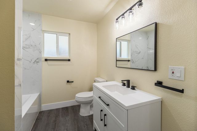 1676 W Putnam Avenue, Porterville, CA 93257