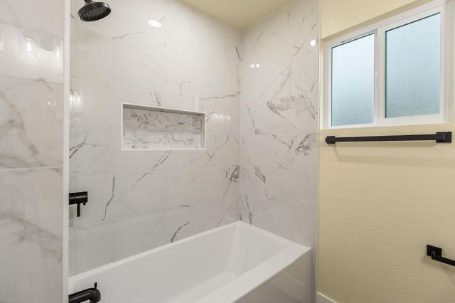 1676 W Putnam Avenue, Porterville, CA 93257