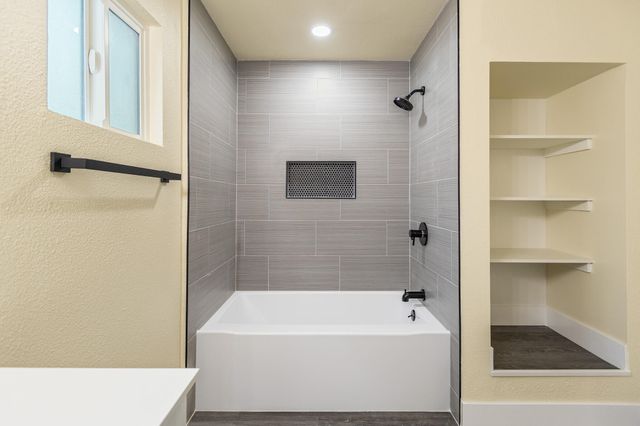 1676 W Putnam Avenue, Porterville, CA 93257