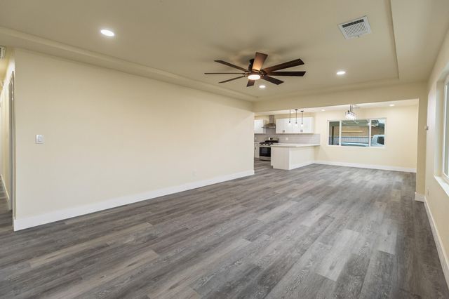 1676 W Putnam Avenue, Porterville, CA 93257