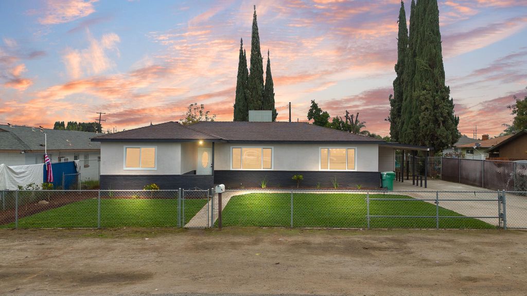 1676 W Putnam Avenue, Porterville, CA 93257