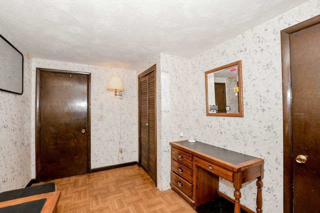 9 White Pine Ave, Wareham, MA 02576