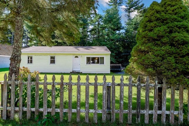 9 White Pine Ave, Wareham, MA 02576