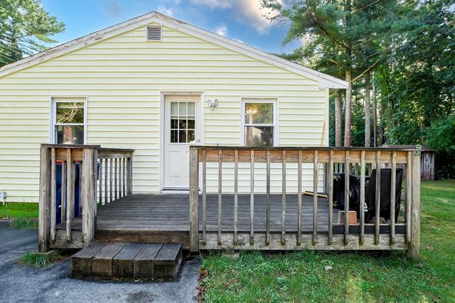 9 White Pine Ave, Wareham, MA 02576