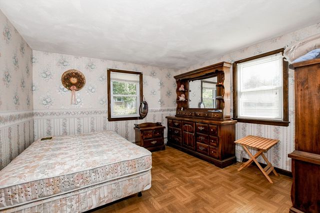 9 White Pine Ave, Wareham, MA 02576