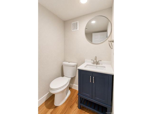 7197 S Fairfax Ct, Centennial, CO 80122