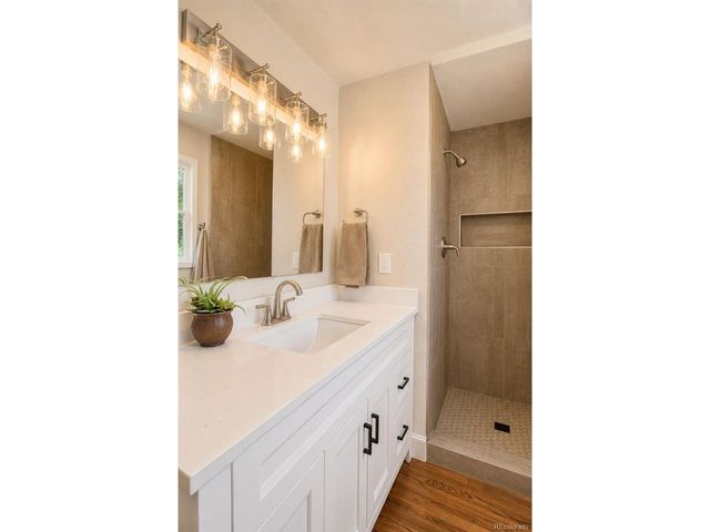 7197 S Fairfax Ct, Centennial, CO 80122
