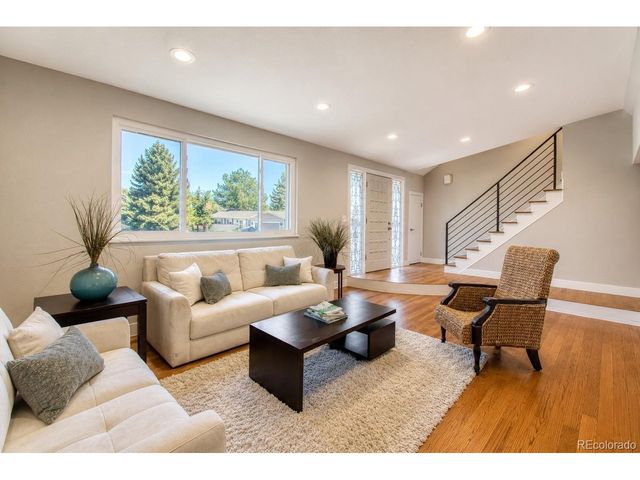 7197 S Fairfax Ct, Centennial, CO 80122