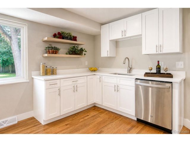 7197 S Fairfax Ct, Centennial, CO 80122