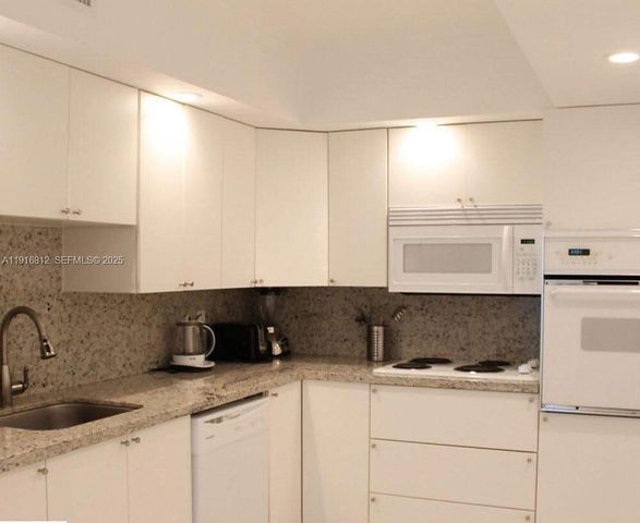 4001 S Ocean Drive 2H, Hollywood, FL 33019
