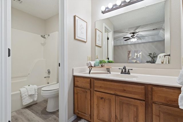 2436 W Twin Springs Street, Siloam Springs, AR 72761