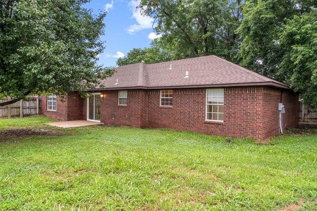 2436 W Twin Springs Street, Siloam Springs, AR 72761