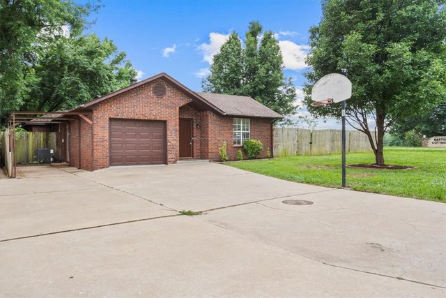 2436 W Twin Springs Street, Siloam Springs, AR 72761