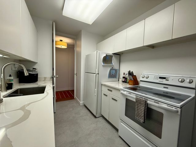 900 N LAKE SHORE Drive 812, Chicago, IL 60611