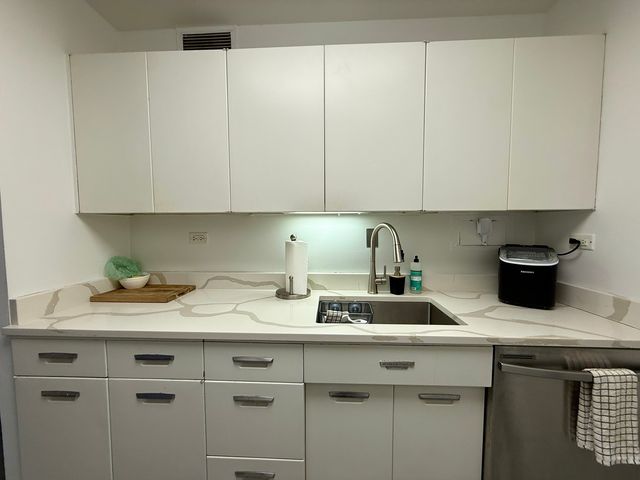 900 N LAKE SHORE Drive 812, Chicago, IL 60611