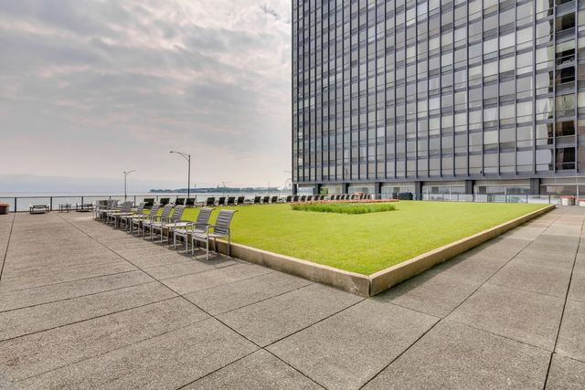900 N LAKE SHORE Drive 812, Chicago, IL 60611